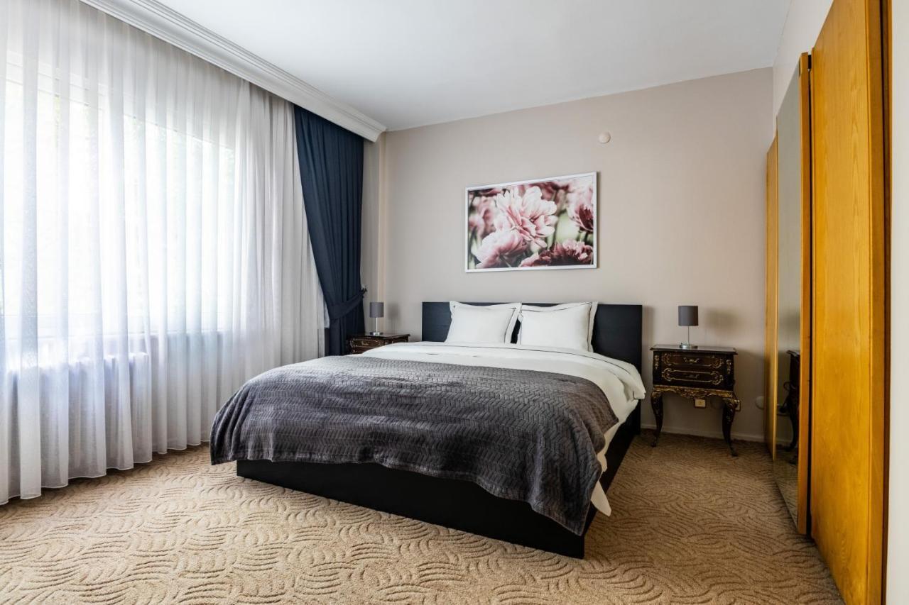 Chic Spacious Flat W Balcony 5 Min To Moda Coast Daire